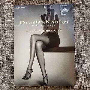 Donna Karan Black Ultra Sheer Toner Hosiery Signature Collection Small